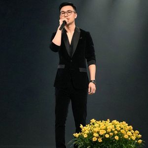 美少女光身体裸体露阴沟
